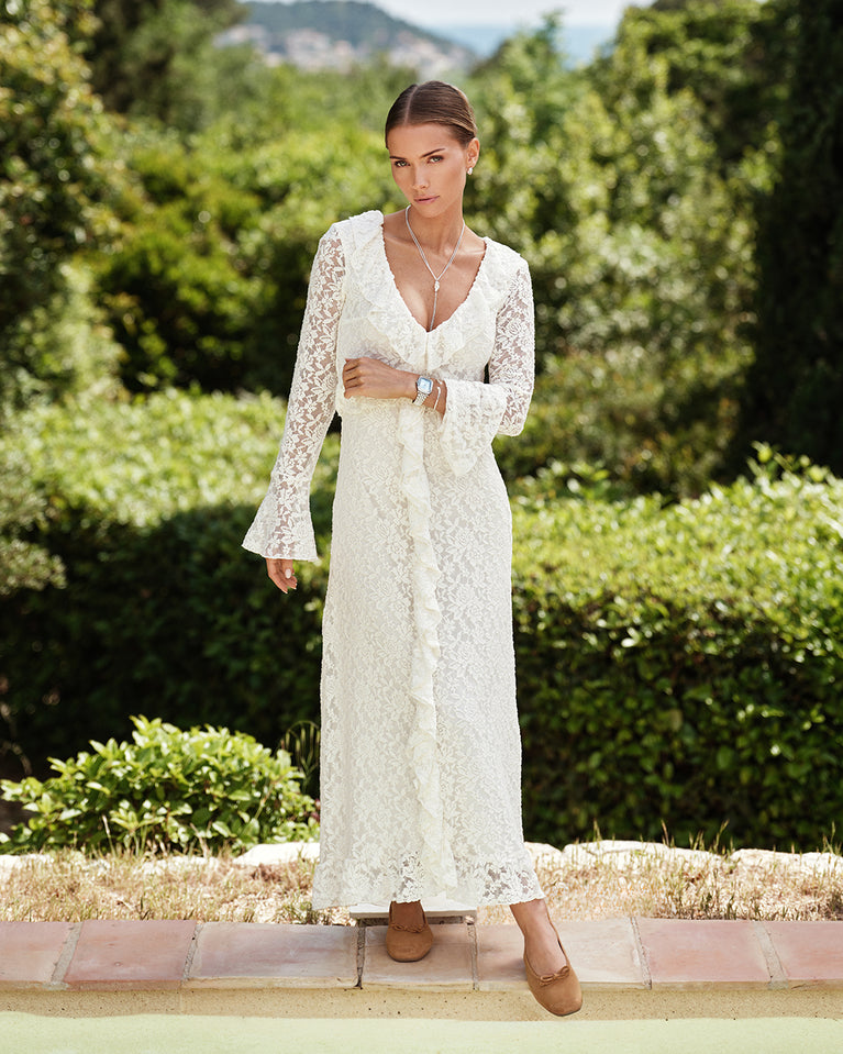  A square womens watch in 316L stainless steel from Waldor & Co. with blue Diamond Cut Sapphire Crystal glass dial. Seiko movement. The model is Delight 32 Chelsea