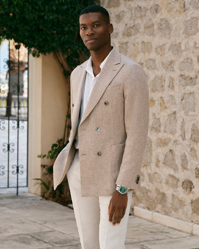  A round mens watch in rhodium-plated silver from Waldor & Co. with deep-green sunray dial and a second hand. Seiko movement. The model is Chrono 39 Sardinia 39mm.
